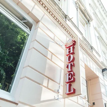 Hotel Hamburger Perle By Uniqstay-3